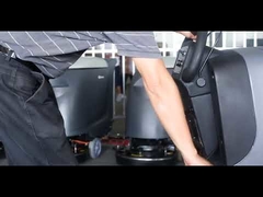 Dycon-batterij loopt achter de vloerwasser met tractie